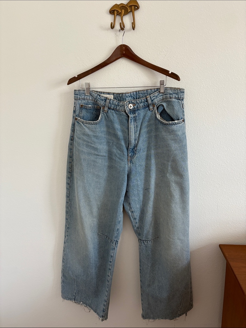 Zara Wide Leg Barrel Jeans Women's Cropped 12 Baggy Bohemian Coastle Raw Hem